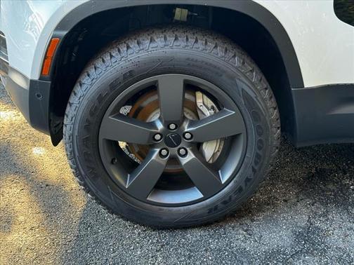 2026 Land Rover Defender 110S