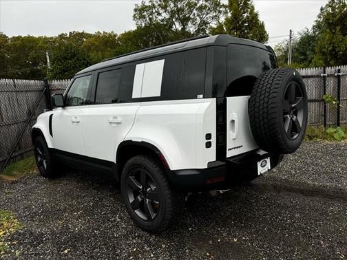 2026 Land Rover Defender 110S