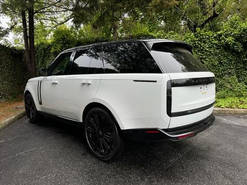 2025 Land Rover Range Rover P400 SE