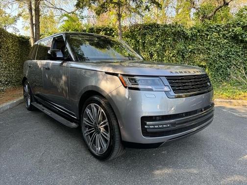 2025 Land Rover Range Rover P530 SE 7 Seat