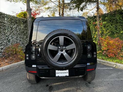 2026 Land Rover Defender 110S