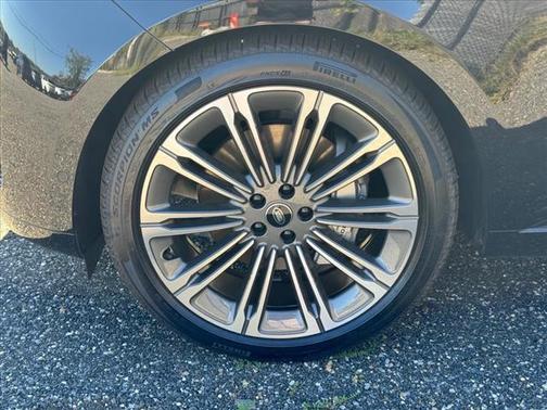 2025 Land Rover Range Rover P400 SE 7 Seat