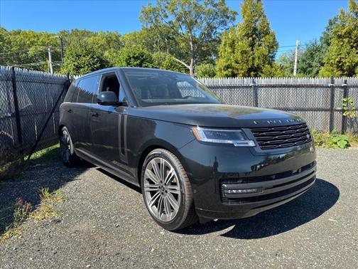 2025 Land Rover Range Rover P400 SE 7 Seat