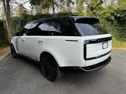 2025 Land Rover Range Rover P530 SE 7 Seat