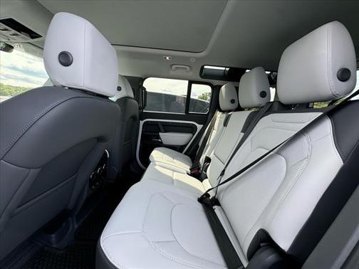 2025 Land Rover Defender P300