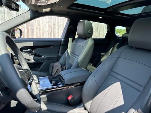 2026 Land Rover Range Rover Evoque Dynamic SE