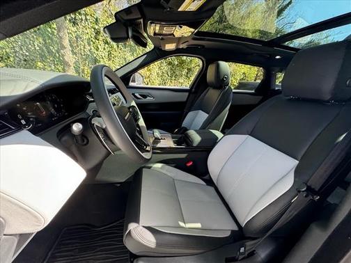 2026 Land Rover Range Rover Velar P250 SE R-Dynamic