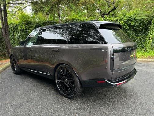 2025 Land Rover Range Rover P400 SE 7 Seat