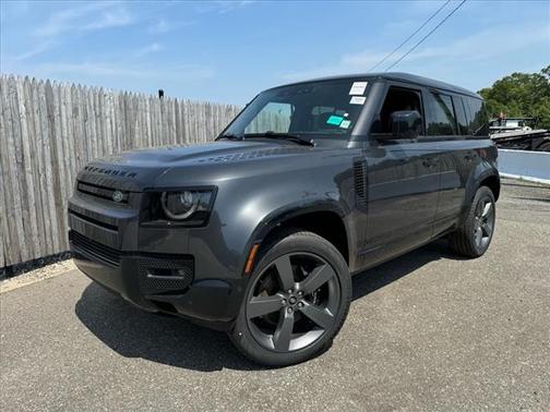 2025 Land Rover Defender 110 V8