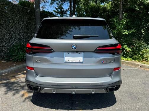 2024 BMW X5 M60i