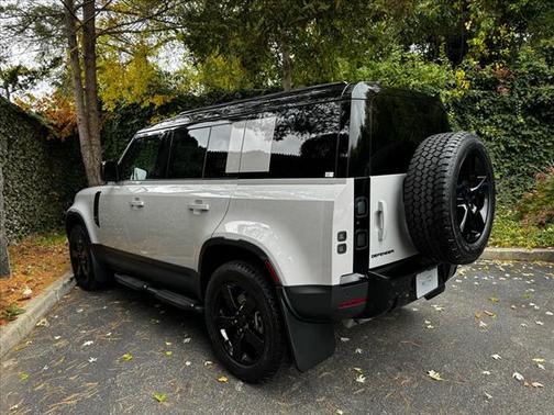 2026 Land Rover Defender 110S