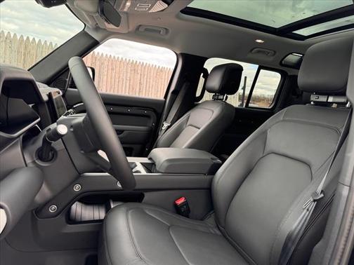 2025 Land Rover Defender P400 S