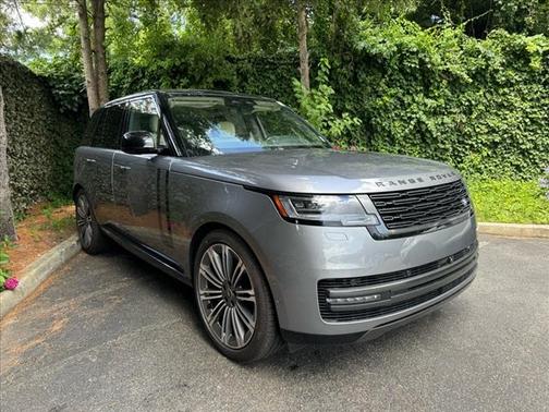 2025 Land Rover Range Rover P530 SE
