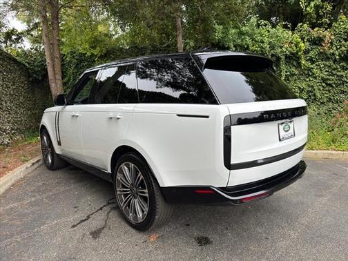 2025 Land Rover Range Rover P530 SE