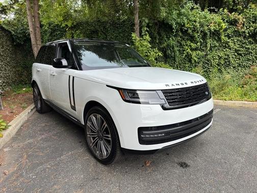 2025 Land Rover Range Rover P530 SE