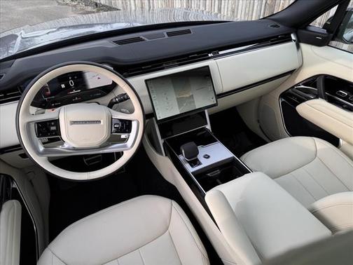 2025 Land Rover Range Rover P530 SE 7 Seat