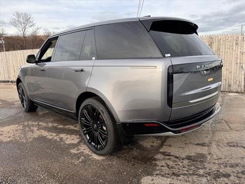 2025 Land Rover Range Rover P530 SE 7 Seat