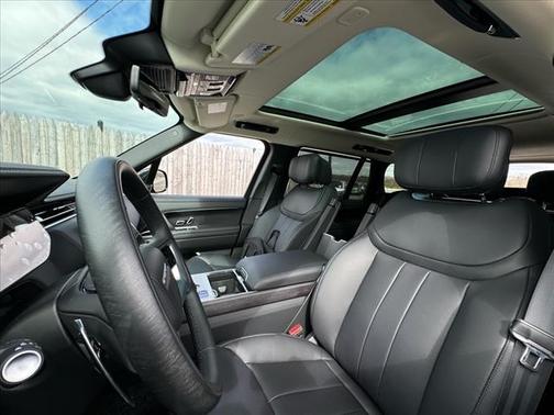 2025 Land Rover Range Rover AUTOBIO