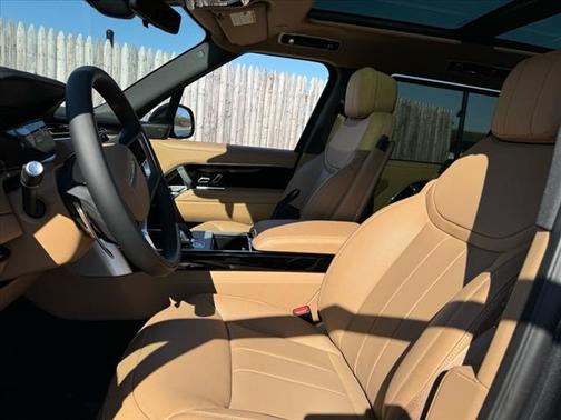 2025 Land Rover Range Rover P530 SE 7 Seat