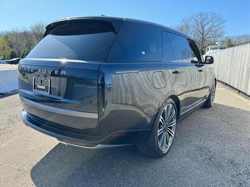 2025 Land Rover Range Rover P530 SE 7 Seat