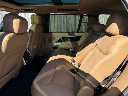 2025 Land Rover Range Rover P530 SE 7 Seat