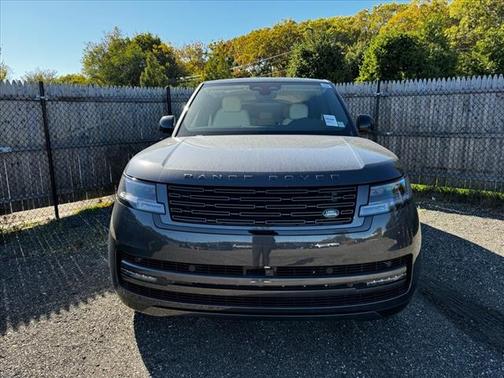 2025 Land Rover Range Rover P530 SE