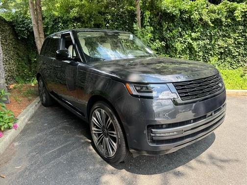 2025 Land Rover Range Rover P530 SE