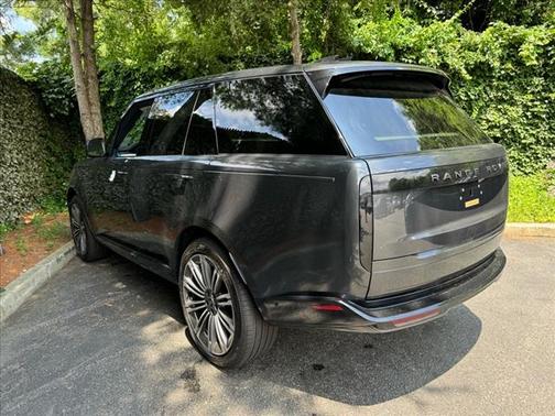 2025 Land Rover Range Rover P530 SE
