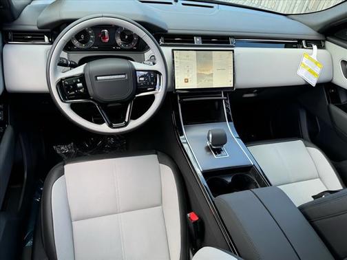 2026 Land Rover Range Rover Velar P250 SE R-Dynamic