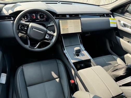 2026 Land Rover Range Rover Velar P250 SE R-Dynamic