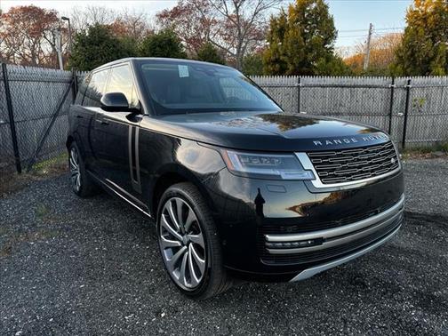2025 Land Rover Range Rover P530 SE