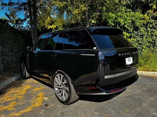 2025 Land Rover Range Rover P530 SE