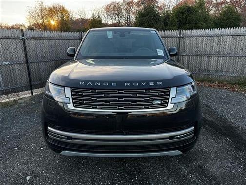 2025 Land Rover Range Rover P530 SE