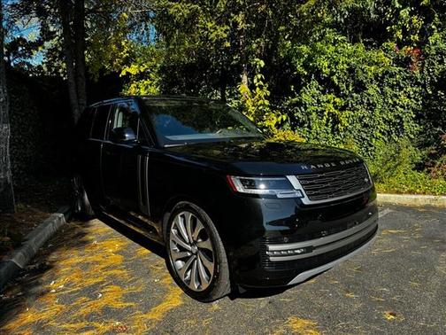 2025 Land Rover Range Rover P530 SE