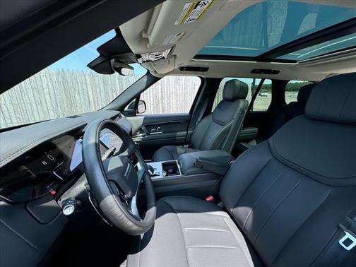 2025 Land Rover Range Rover P400 SE