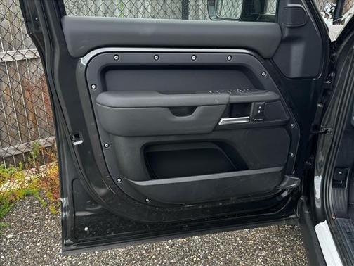 2025 Land Rover Defender P300 S