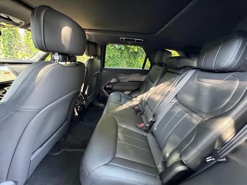 2025 Land Rover Range Rover Sport SE