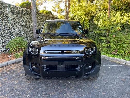 2026 Land Rover Defender 110S