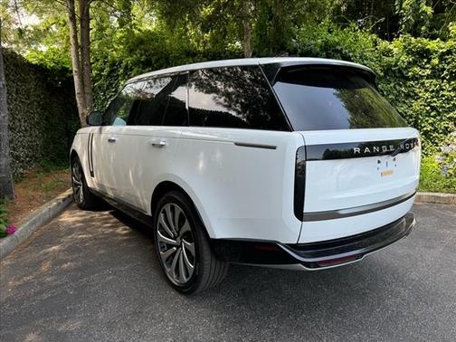 2025 Land Rover Range Rover P400 SE