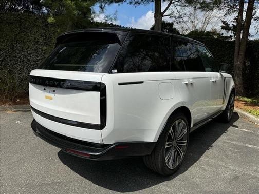2025 Land Rover Range Rover P400 SE
