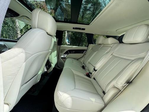 2025 Land Rover Range Rover P400 SE