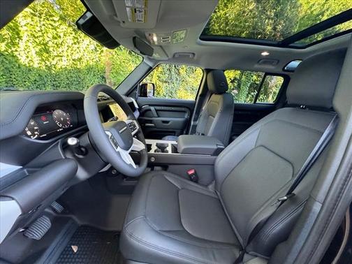 2026 Land Rover Defender 110S