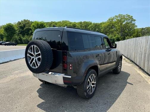 2025 Land Rover Defender P300