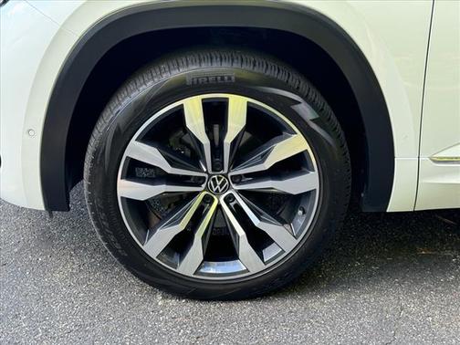 2023 Volkswagen Atlas Cross Sport 3.6L V6 SEL Premium R-Line