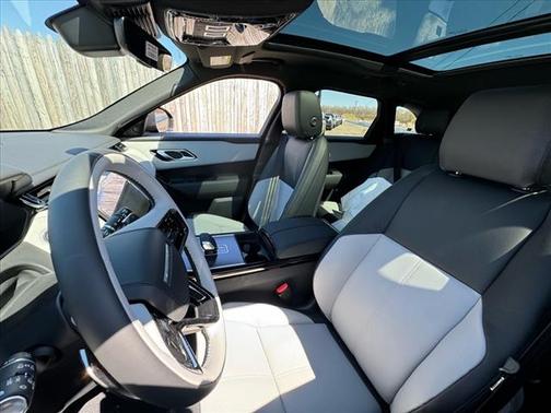 2026 Land Rover Range Rover Velar P250 SE R-Dynamic