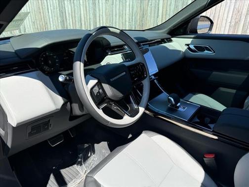 2026 Land Rover Range Rover Velar P250 SE R-Dynamic