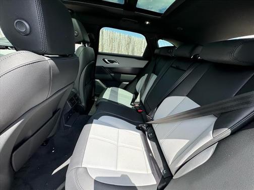 2026 Land Rover Range Rover Velar P250 SE R-Dynamic