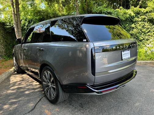 2023 Land Rover Range Rover SE