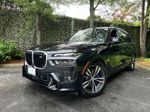 2023 BMW X7 M60i