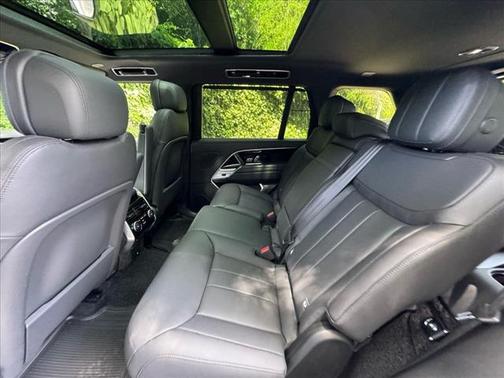 2025 Land Rover Range Rover P400 SE 7 Seat